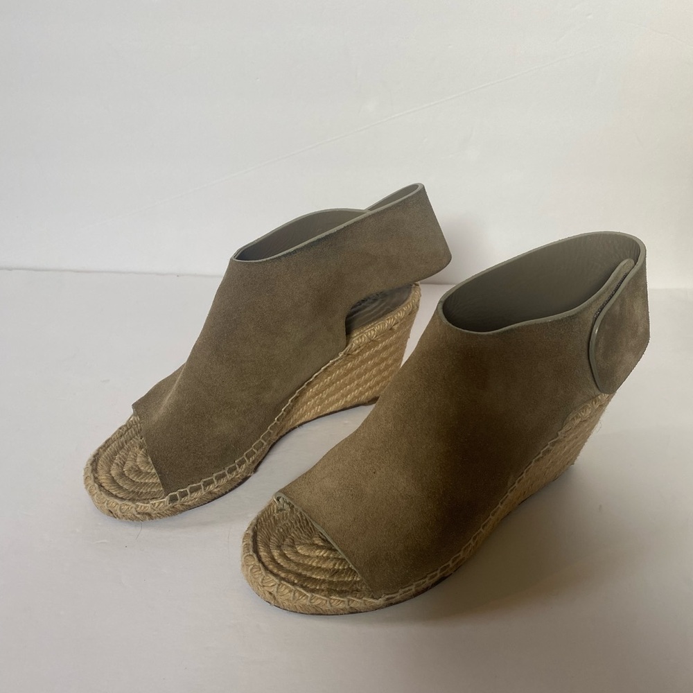 Celine Grey Suede Open Toe Espadrilles
Wedge Sandals Size 37 - Picture 3 of 12